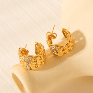 18k gold plated stainless steel C-hoop earrings with chain texture and cubic zirconia