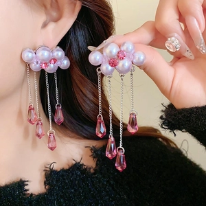 Elegant cloud-shaped tassel earrings with pink pearls and dangling silver chains