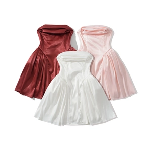 Robe Mini En Satin Sans Bretelles Dos Lacé Taille Haute Plissée Tenue De Soirée Élégante Pour Femmes Brillante