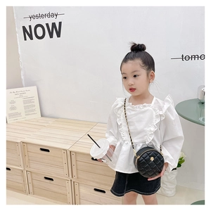 Quilted round crossbody bag for girls with gold chain strap and flower metal clasp detail