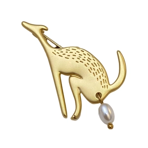 Creative golden greyhound brooch with matte finish and white teardrop pearl pendant