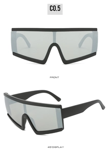 Vorderansicht und 45-Grad-Winkel von mattschwarzer Oversize-Punk-Sportsonnenbrille