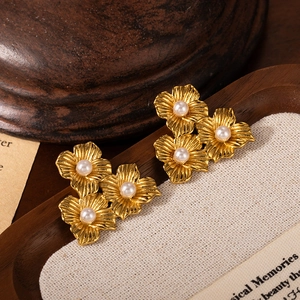 Vintage 18k gold plated stainless steel triple flower stud earrings with white pearls