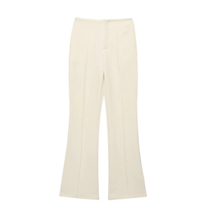 Pantalon blanc évasé coupe ajustée pour femme avec design minimaliste sur fond blanc