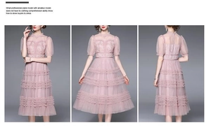 Vues détaillées avant et arrière de la robe en dentelle rose avec manches bouffantes