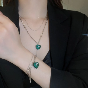 Retro French Heart Pendant Layered Necklace For Women Emerald Green Zirconia Copper Clavicle Chain Vintage Style Jewelry