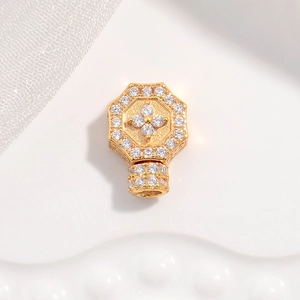 Fermoir trèfle hexagonal en argent S925 plaqué or avec pierres en zircon blanc