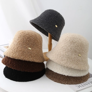 Women Japanese Minimalist Faux Lamb Wool Bucket Hat Solid Color Warm Plush Teddy Fleece Winter Basin Hat Metal Decor
