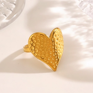 Bague cœur plaquée or 18K avec texture martelée en acier inoxydable minimaliste