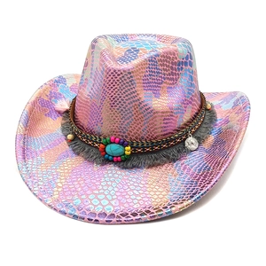 Chapeau de cowboy dégradé rose bleu avec perles turquoise et pompon en plumes
