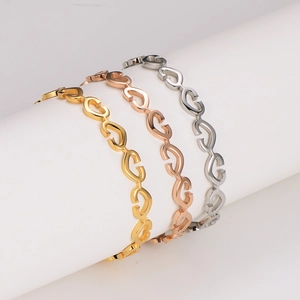 Minimalist stainless steel heart link bracelets in gold, rose gold and silver finishes