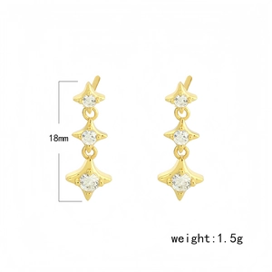 Boucles d'oreilles étoiles en argent S925 plaqué or avec des pierres de zircon brillant