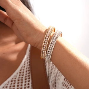 Luxury multi-layer bangle with white pearls and sparkling rhinestones for women