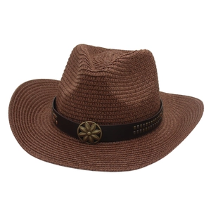 Chapeau de cowboy en paille tressée marron avec ruban cuir et boucle florale rétro