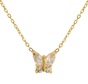 Vue détaillée d'un collier pendentif papillon doré 18K orné de zircons scintillants