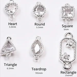 Vue détaillée de six connecteurs en plaqué or 14K avec zircons pour bijoux artisanaux
