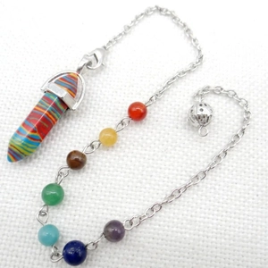 Halsketting met zeshoekige kristallen hanger, chakra-kralen en zilveren legering ketting