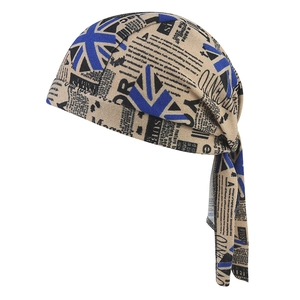 Vue détaillée d'un bandana de pirate à imprimé journal pour le cyclisme en plein air