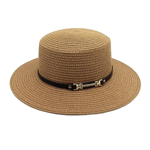 Chapeau de soleil plat en paille avec boucle noire pour un style de plage rétro français