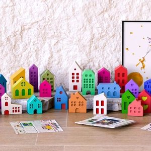 Minimalist house-shaped silicone mold for plaster ornaments and Nordic home decor