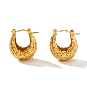 Fashionable gold hollow U-shape stainless steel earrings with textured hammered finish