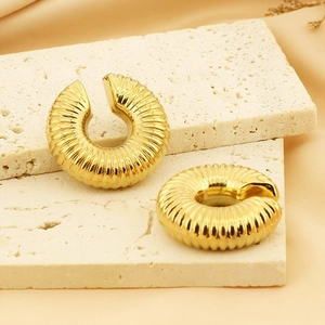 18k gold plated chunky hollow C-shaped ear cuffs with vintage textured ribbed pattern