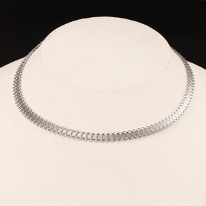Punk style silver fish scale chain necklace in polished stainless steel for fashion
