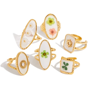 Set of 6 gold stainless steel rings with dried flower and clover inlays for women