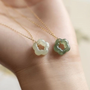 Retro Hollow Plum Blossom Flower Pendant Necklace Jade And Zircon Gold Thin Chain For Women Elegant Jewelry Gift