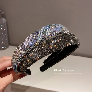 Serre-tête large étincelant avec strass colorés et noirs pour un look de mode luxueux