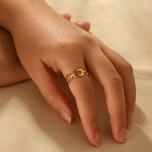 Chic 18K gold plated stainless steel chain link open ring for women on neutral fabric