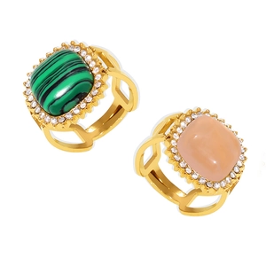 Adjustable gold plated stainless steel rings with green malachite and pink quartz stones