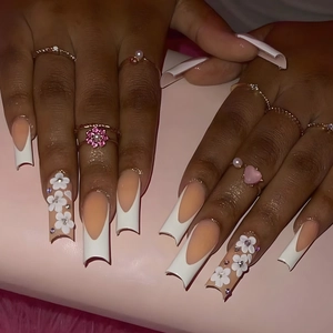 French Coffin Press On Nails Long Nude Pink Artificial False Nails With 3D Flower Rhinestones Glossy Manicure