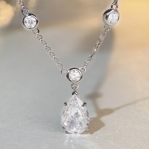 Elegant S925 sterling silver necklace with pear-shaped cubic zirconia water drop pendant