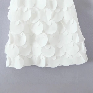 Abito bianco con spalline sottili stile francese con trama unica a scaglie di pesce