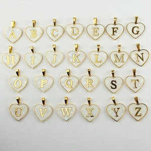 26 heart-shaped gold titanium steel necklaces with shell inlay A-Z alphabet pendants