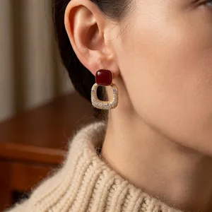 Boucles d'oreilles carrées vintage plaquées or 18K avec pierre rouge rubis et zircons