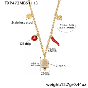 Détail des dimensions du collier en acier inoxydable avec charmes en zircon et émail coloré