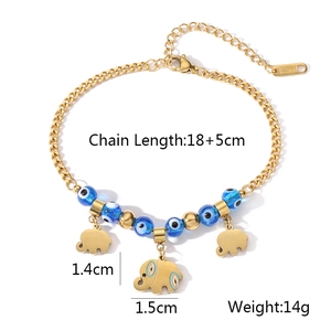 Dettaglio del bracciale con elefante e perline occhio greco con misura di 18+5cm