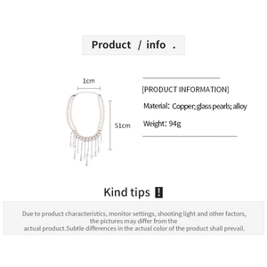 Détails techniques du collier de perles double épaisseur avec étoiles et pendentifs croix