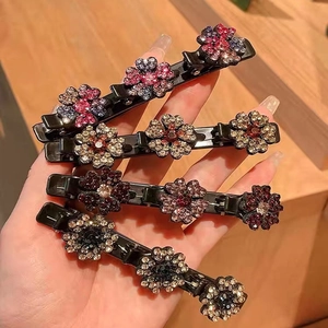 Set di quattro fermagli per capelli con fiori in strass scintillanti in vari colori
