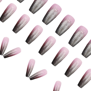 Roze en zwarte cat-eye coffin plaknagels met glinsterend kleurverloop en glitters