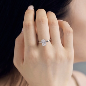 Close-up of a radiant cut square cubic zirconia ring on a woman's finger in S925 silver