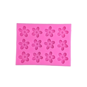 Pink 12-cavity silicone flower mold for resin DIY and fondant cake decoration