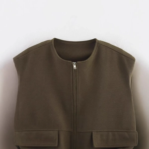 Deep olive sleeveless zip-up vest with double pockets and round neck in relaxed fit