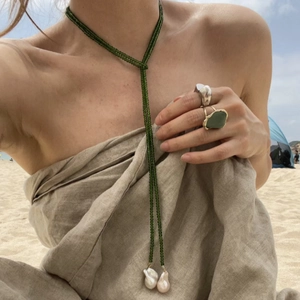 Long Beaded Necklace With Green Spinel Glass Artificial Pearls And Artificial Baroque Pearl Pendants French Retro Sweater Chain Women