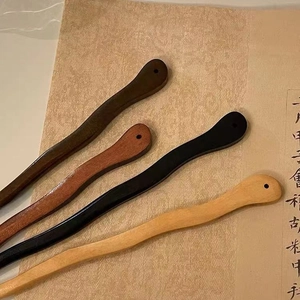 Épingles à cheveux en bois de santal en quatre couleurs avec design ondulé pour chignons