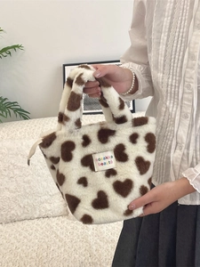 Sac à main d'hiver en peluche à motif cœur avec fausse fourrure douce pour femmes