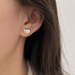 Polished 925 sterling silver heart-shaped stud earrings with bowknot engraving