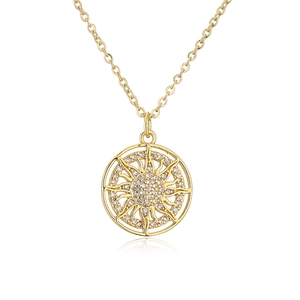 Vergoldete Halskette mit Sonnenanhänger und Zirkonia-Stern für einen luxuriösen Look